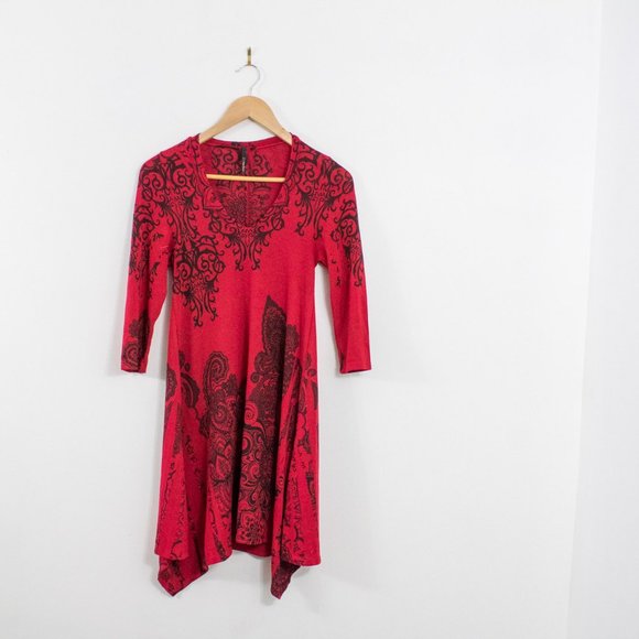 *Emma Red & Black Rose Tunic - Picture 2 of 5